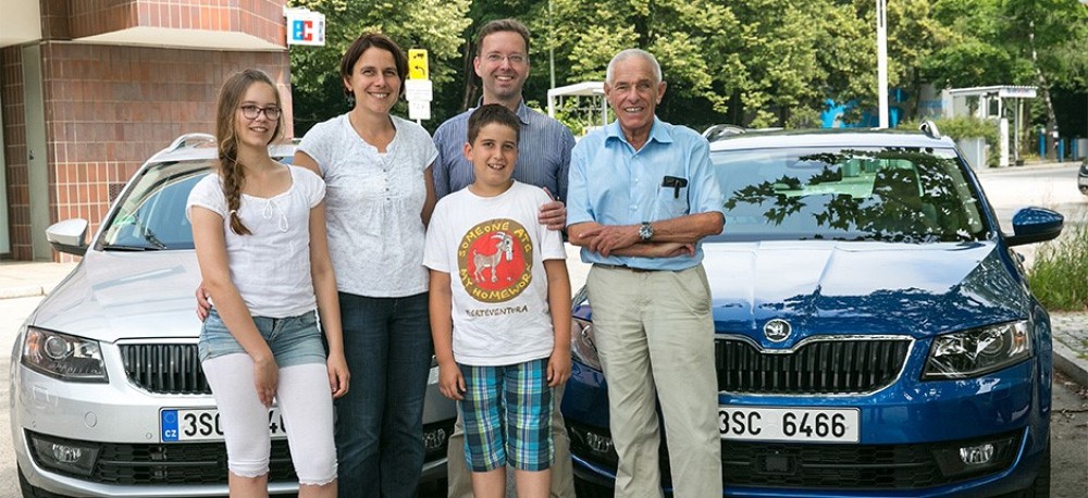 Družina Baumann in Gerhard Plattner (Vir: http://en.www.skoda-auto.com)