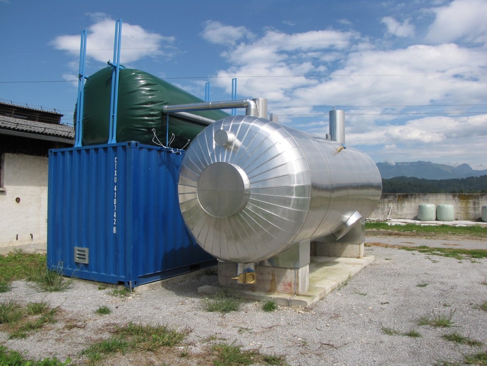 Prva mikrobioplinska naprava v Sloveniji je produkt podjetja Omega Air iz Ljubljane